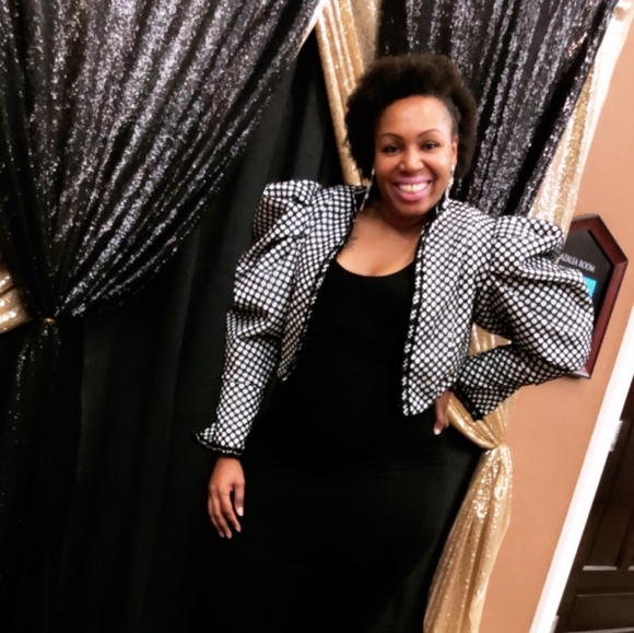 Meet your Posher, Raven - Picture 2 of 2